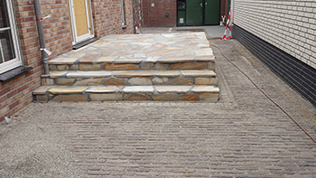 Flagstone Trap aangelegd door L. van Venrooij